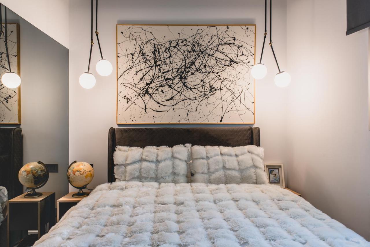 Living Stone Blue Graphite Apartment