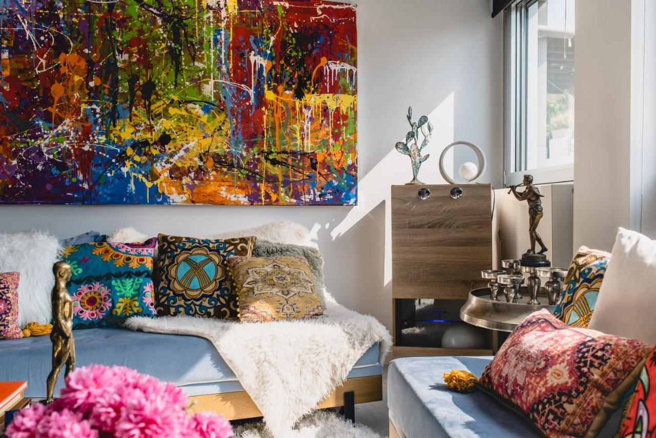 Living Stone Blue Graphite Apartment