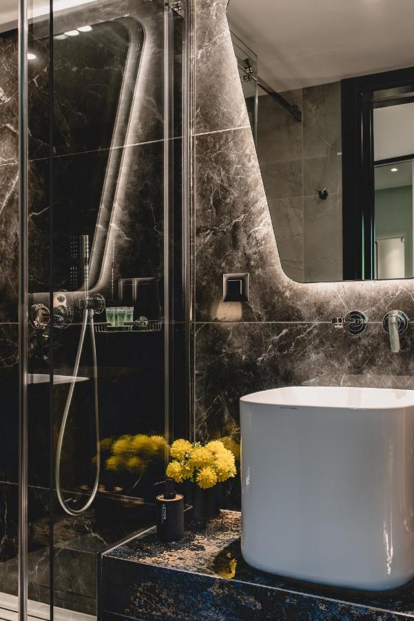 Living Stone Blue Graphite Apartment *